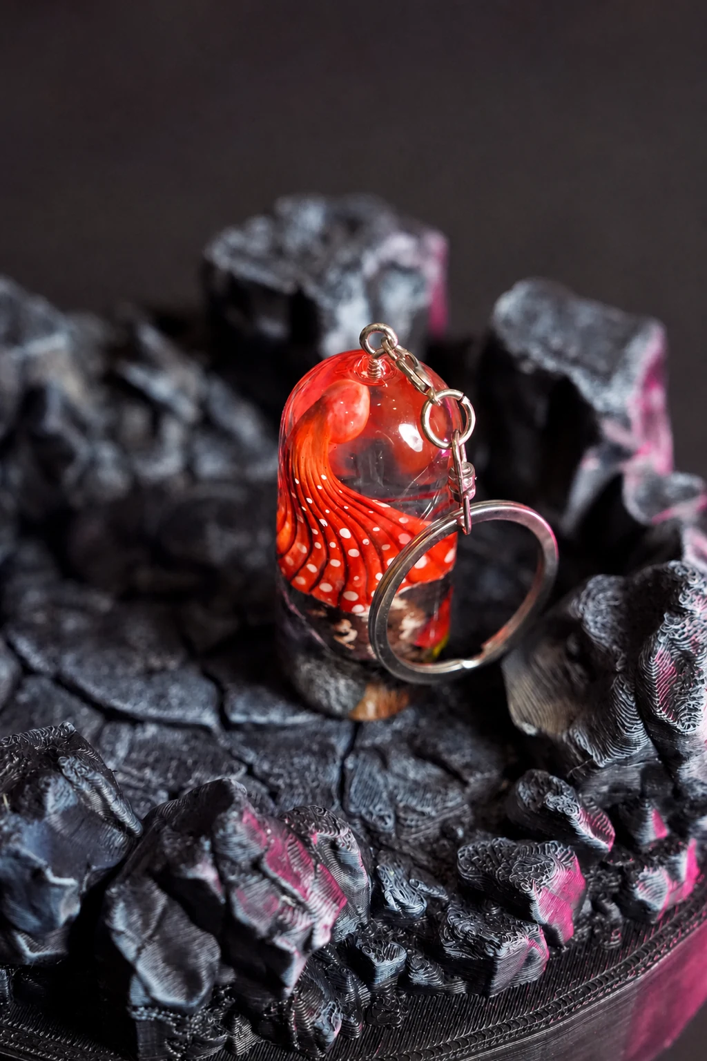Móc Khóa Resin Tiểu Cảnh Nấm Đỏ Fantasy – Khu Rừng Nấm Đỏ